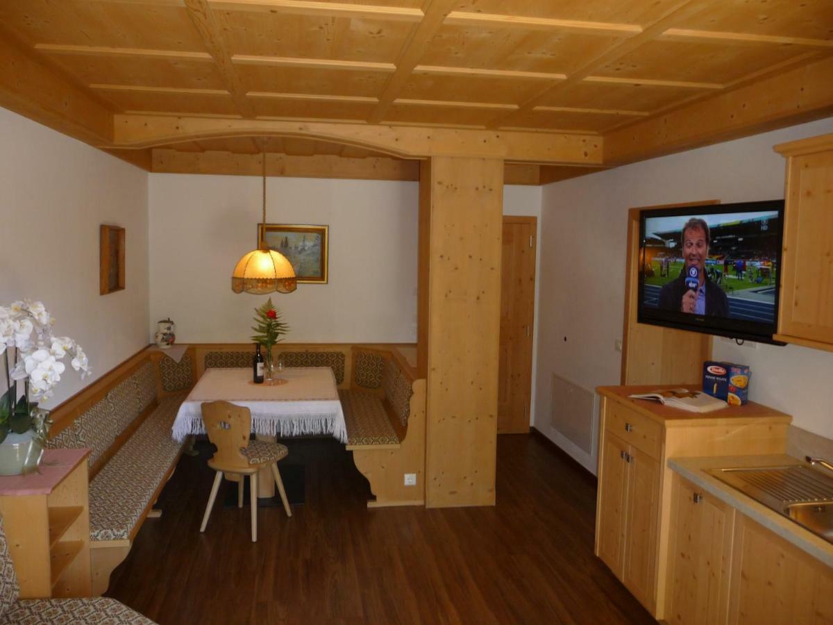 Ferienwohnungen Obermoarhof Lagundo Esterno foto