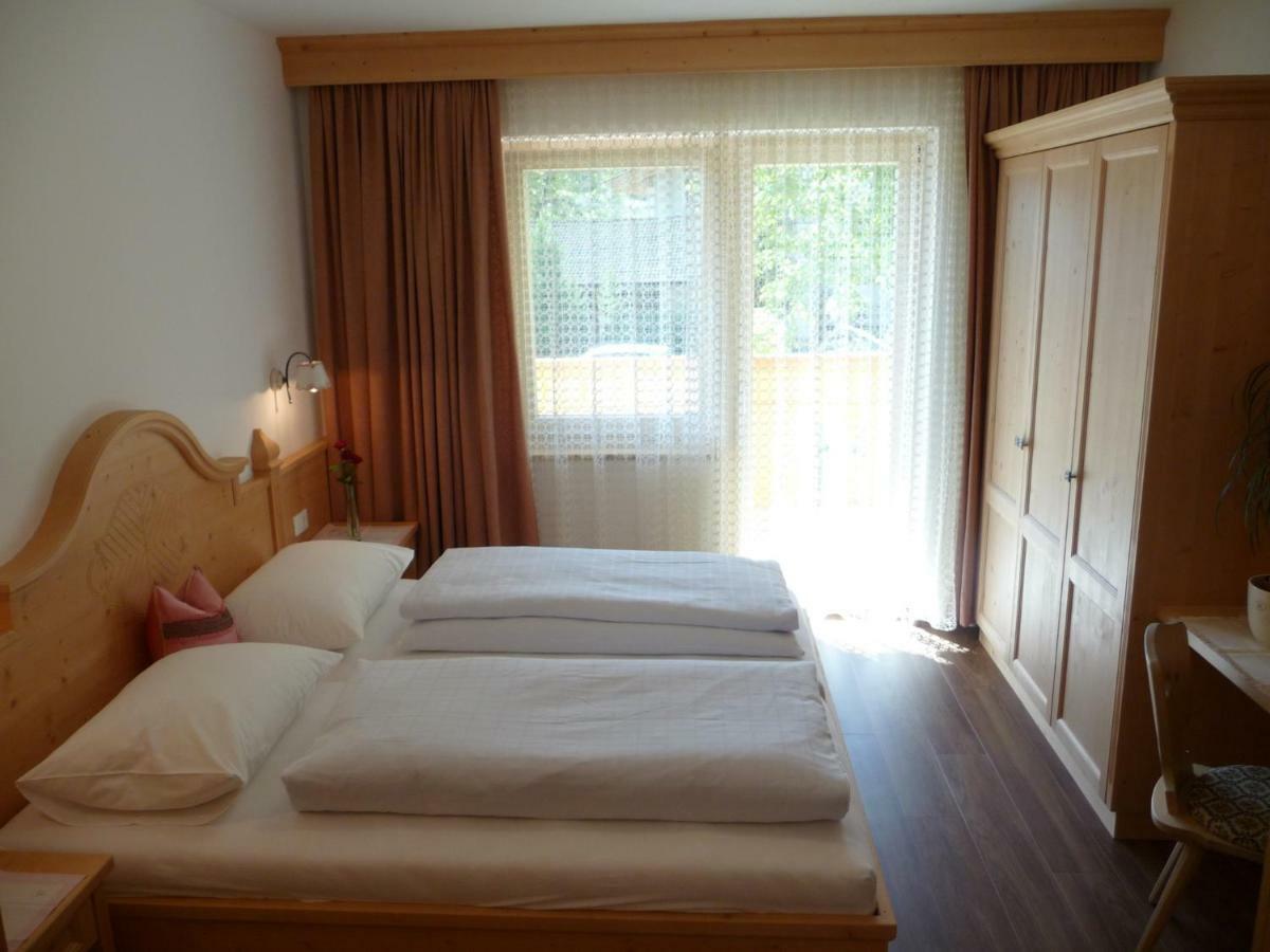 Ferienwohnungen Obermoarhof Lagundo Esterno foto