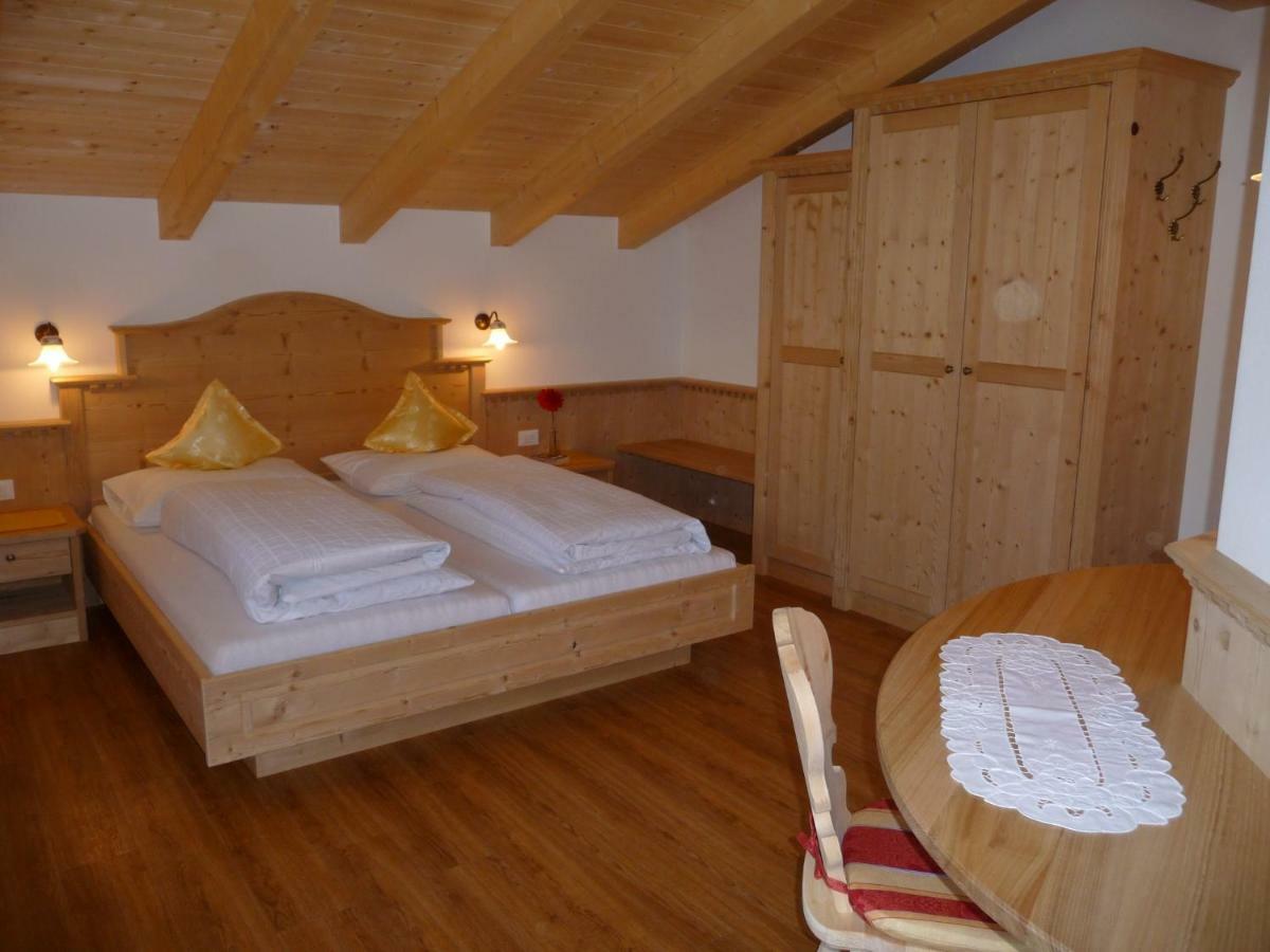 Ferienwohnungen Obermoarhof Lagundo Esterno foto